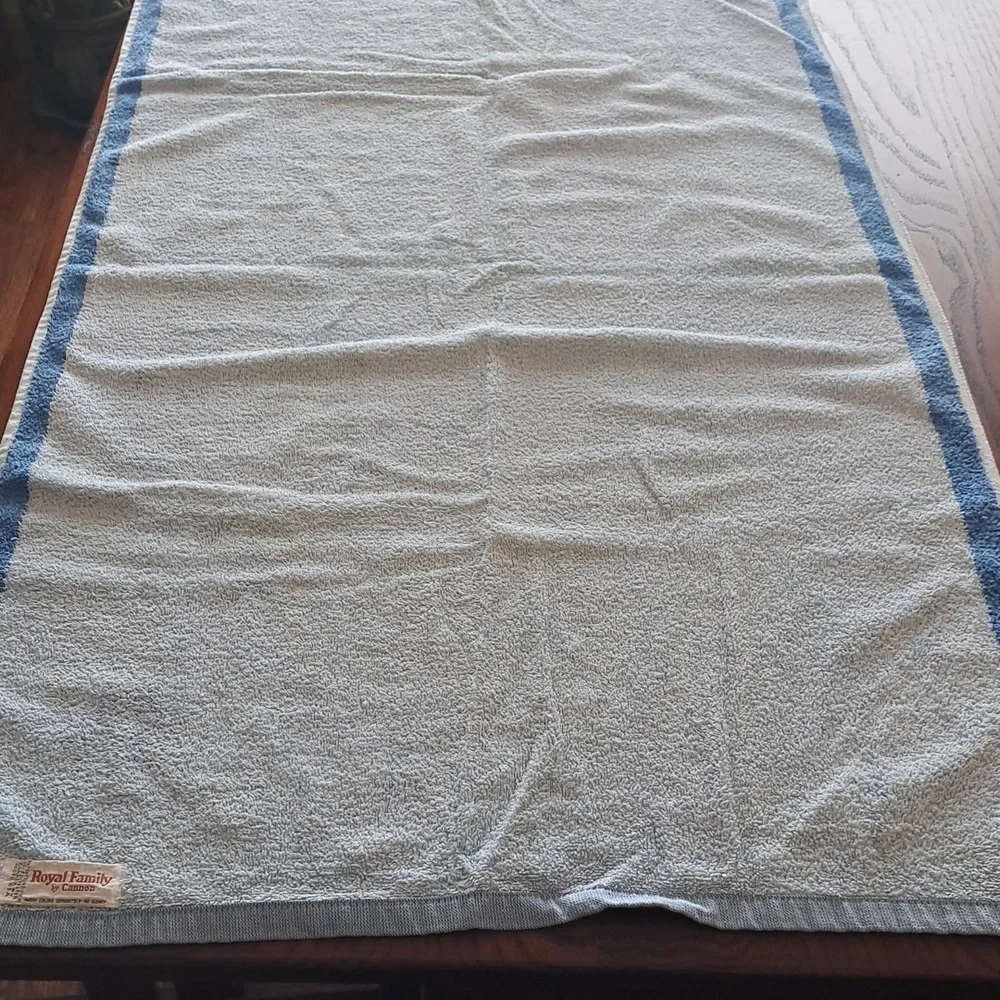 Vintage Royal Family by Cannon Bath Towel Floral Circa '50s, '60s